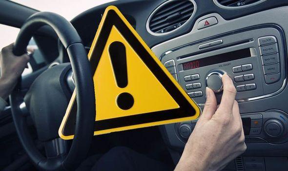 تشغيل الموسيقى الصاخبة في سيارتك قد يتسبب في سحب رخصة قيادتك
