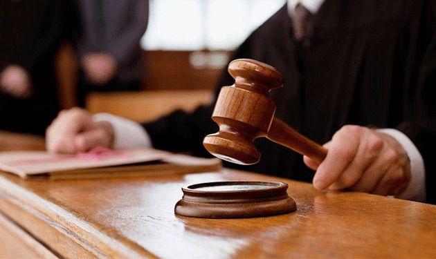 أنكر ممارسته العادة السرية أمام شرفة المنزل لكن ذلك لم يشفع له!