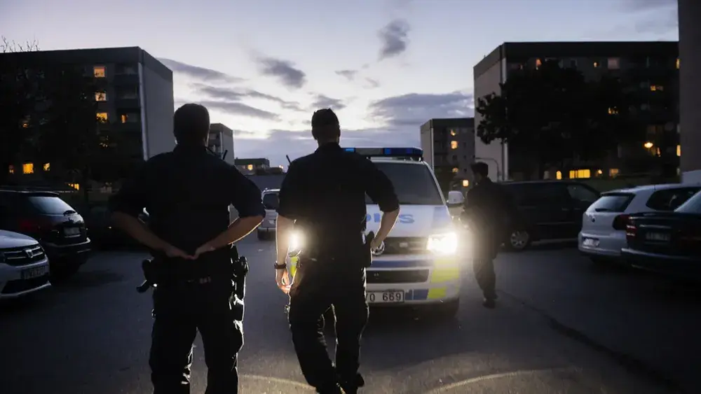  قانون "حظر التواجد"