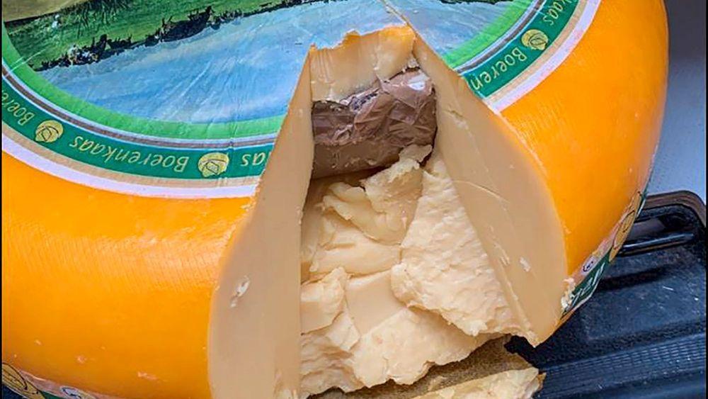 جبنة بالكوكايين.. آخر صيحات تهريب المخدرات إلى السويد
