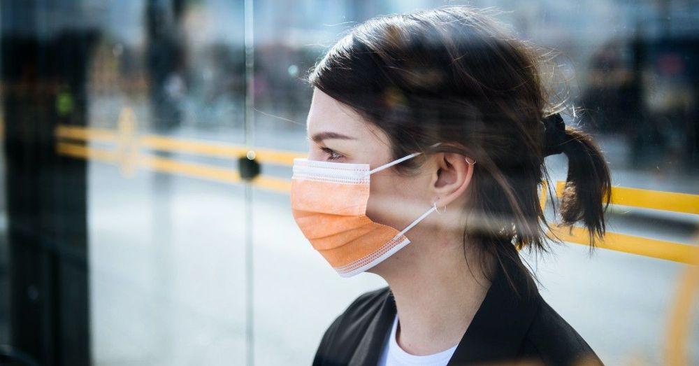 نقابة المعلمين تطالب بفرض ارتداء الكمامات في المدارس