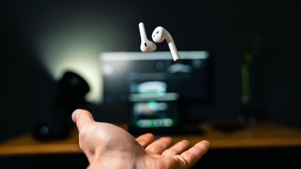 أكثر من مليار شاب مهددين بفقدان السمع بسبب سماعات!
