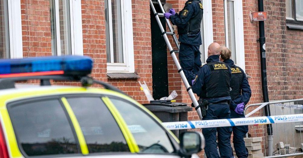 انفجار خارج مبنى سكني في لاندسكرونا