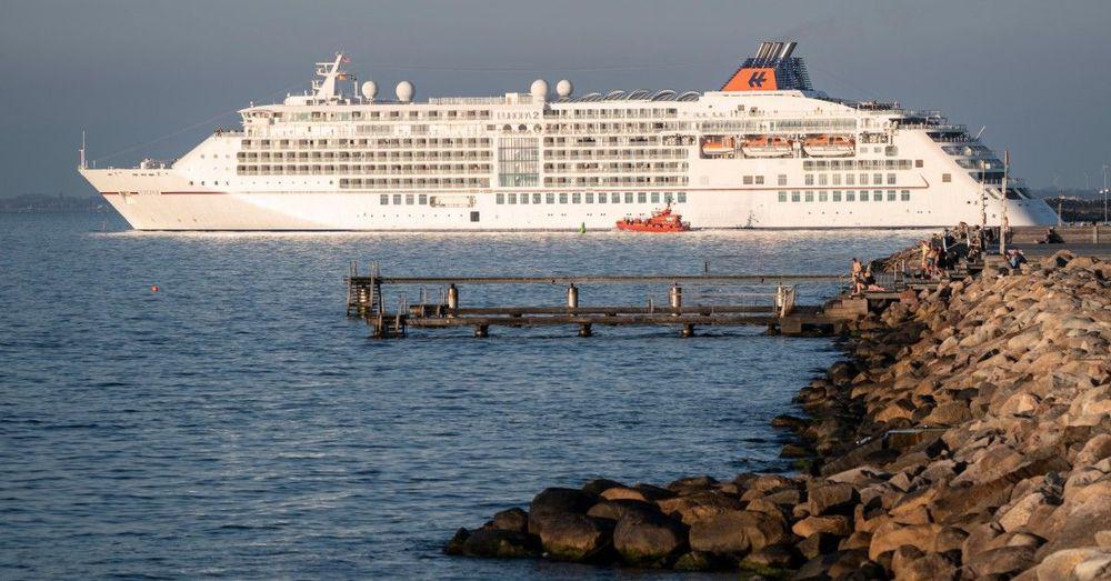 جنوح عبارة كانت في طريقها إلى ستوكهولم