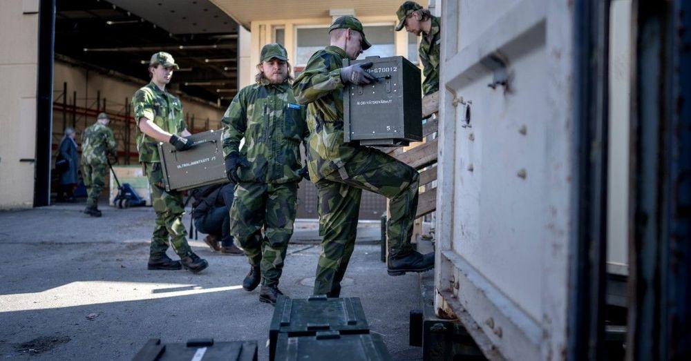 مئات الجنود السويديين يجرون تدريبات عسكرية في ستوكهولم