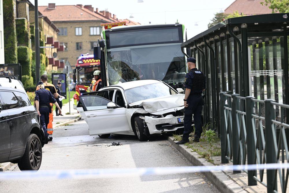 حادث مروع في مالمو: اصطدام حافلة بعدد من السيارات وإصابة أربعة أشخاص
