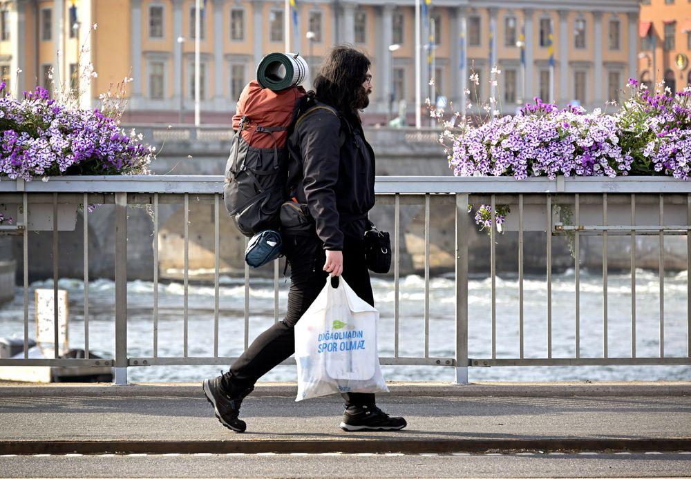 منع إدخال الحقائب الكبيرة في السويد
