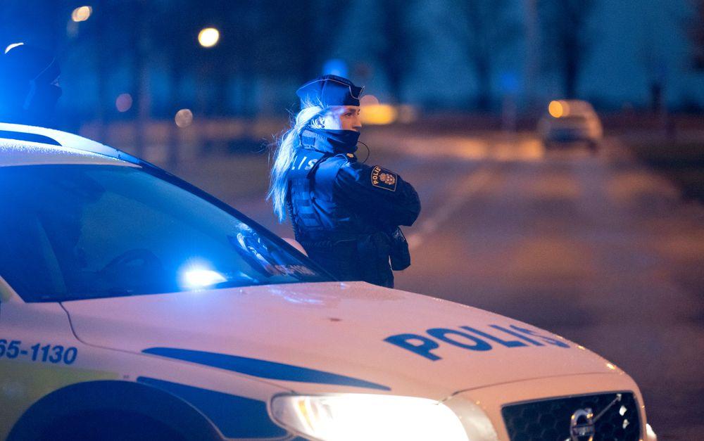 مشاجرة كبيرة بين 50 شخصاً على شاطئ في يوتبوري
