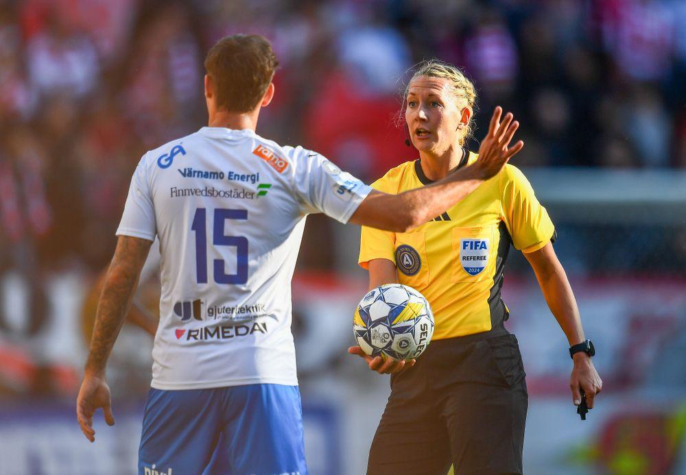 فريق حكام الدوري السويدي الممتاز 