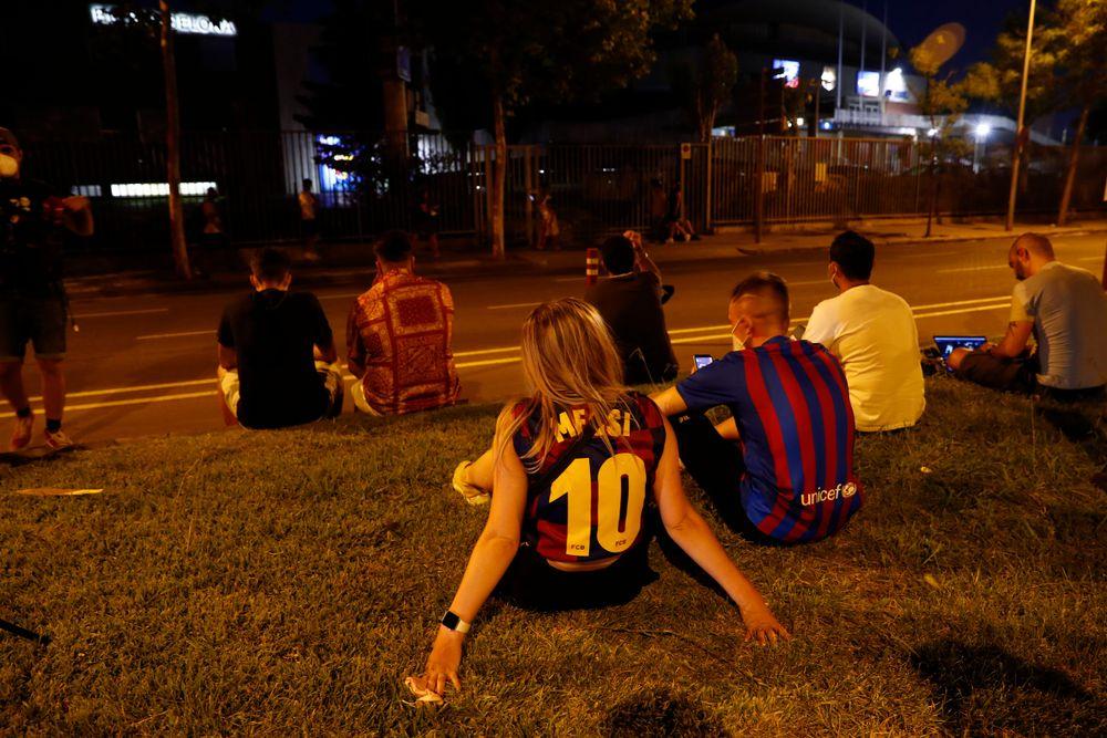 صدمة في برشلونة.. ميسي خارج الفريق