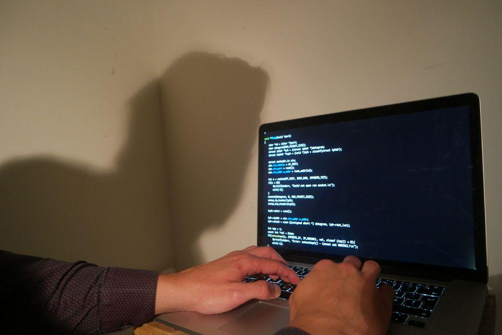 هجمات إلكترونية