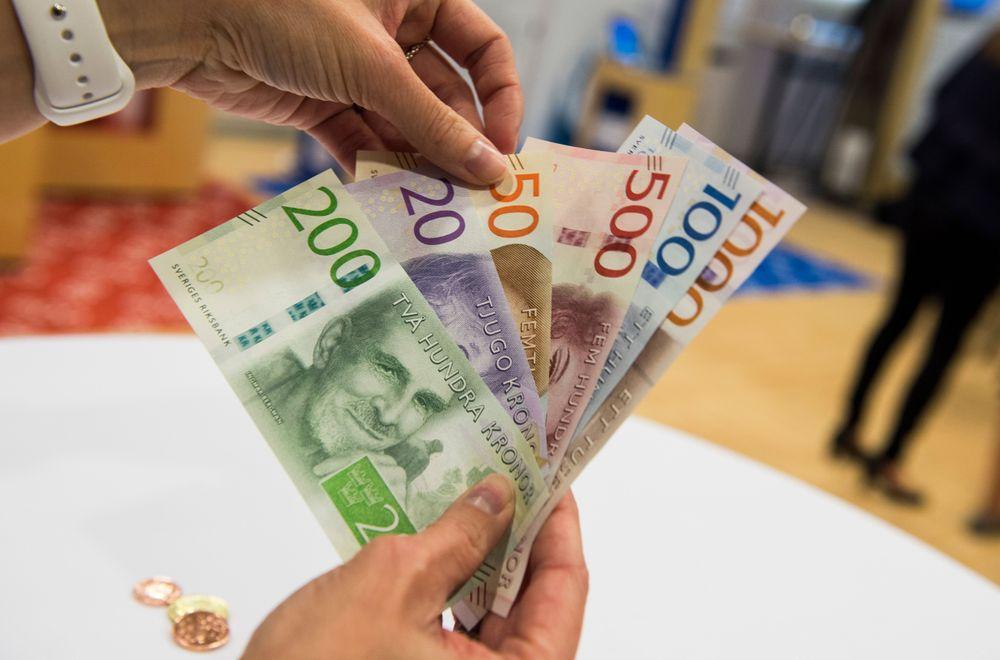 الأسر السويدية تزداد اكتئاباً بسبب الوضع الاقتصادي.. وRiksbank هو الرابح الوحيد!
