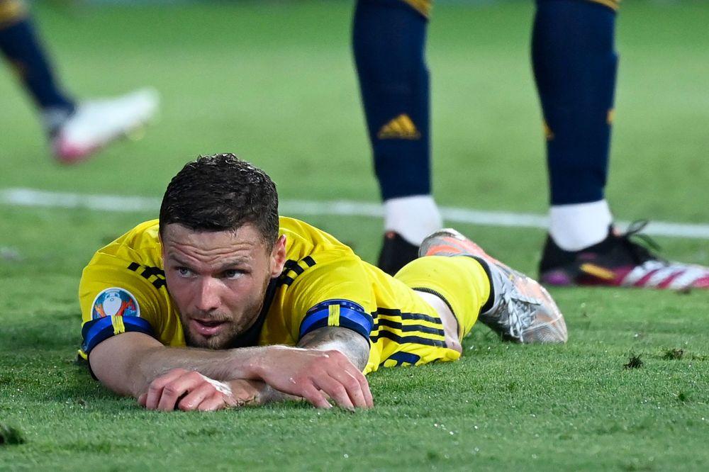 مهاجم السويد يتعرض لشتائم وتهديدات.. والاتحاد يبلغ الشرطة
