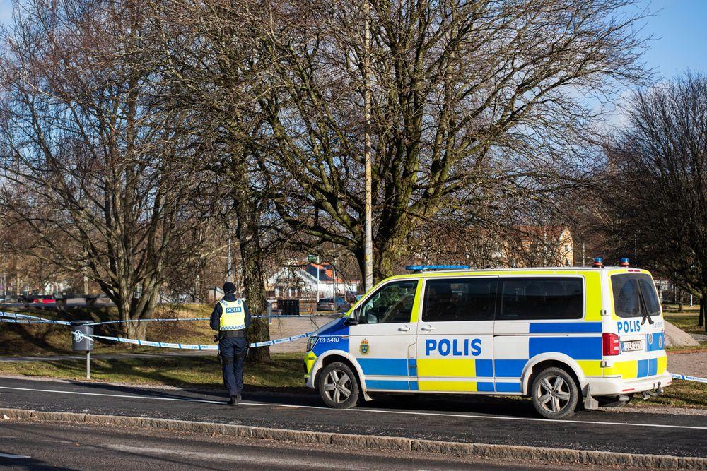 حكمًا بالسجن مدى الحياة