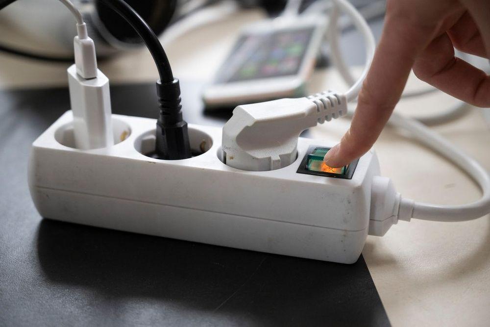 بعد مؤتمرها حول دعم الكهرباء صباح اليوم: انتقادات حادّة تطال الحكومة وكريسترسون يردّ

