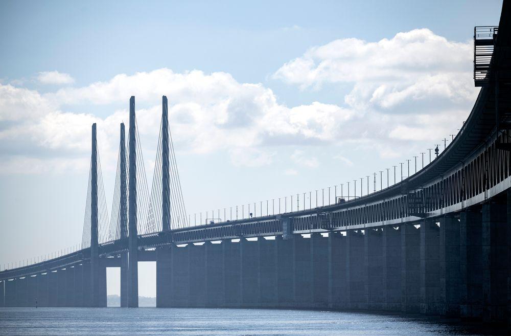جسر Öresund بين مدينة مالمو السويدية وكوبنهاغن الدنماركية