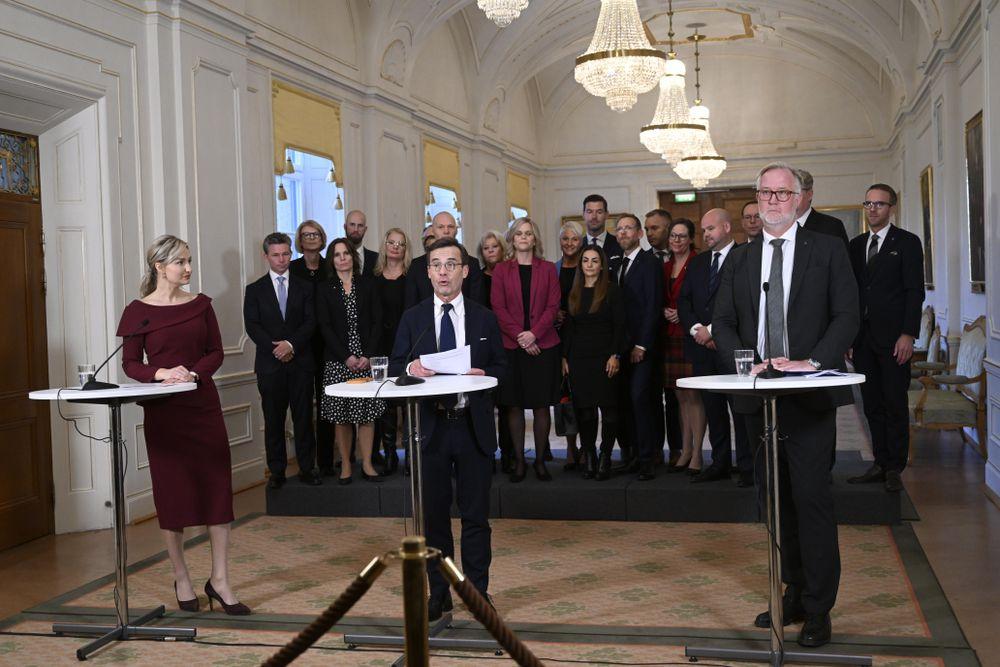 أسماء أعضاء الحكومة السويدية الجديدة وتوزيع المناصب
