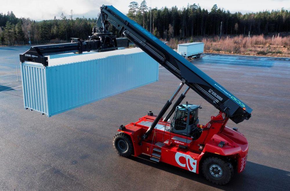 تفاصيل مذهلة: أول رافعة كهربائية في السويد
