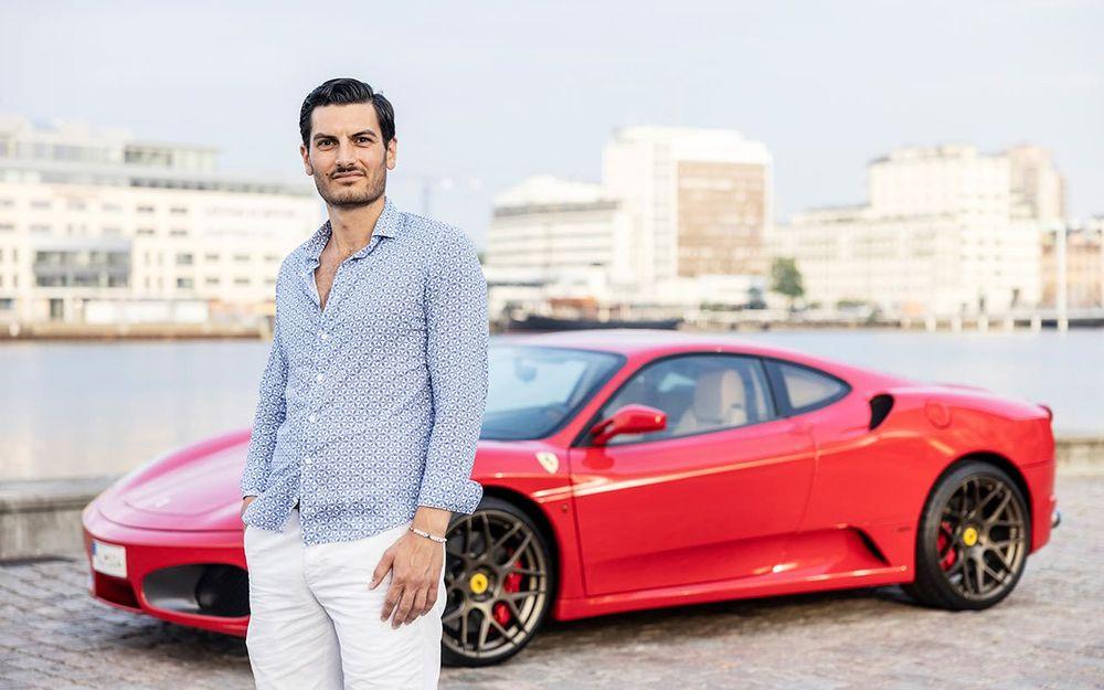 شاب في مالمو لشدّة تأثره بموت والدته سيبيع سيارته الفيراري