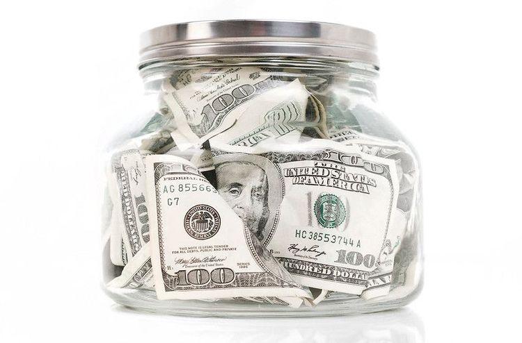 دراسة تخيّرك بين 10 آلاف و100 مليار دولار؟ قد تفاجئك النتائج

