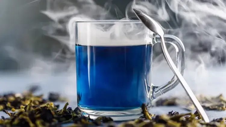 الشاي الأحمر والأخضر