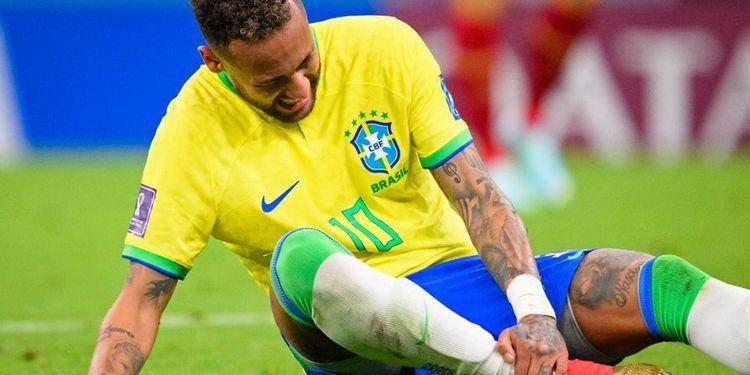 بعد فوز منتخبه: نجم البرازيل الكبير نيمار سيغيب عن مباريات في مونديال قطر!

