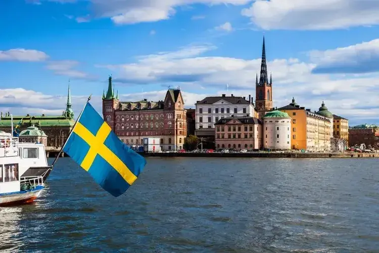 للانتقال إلى السويد