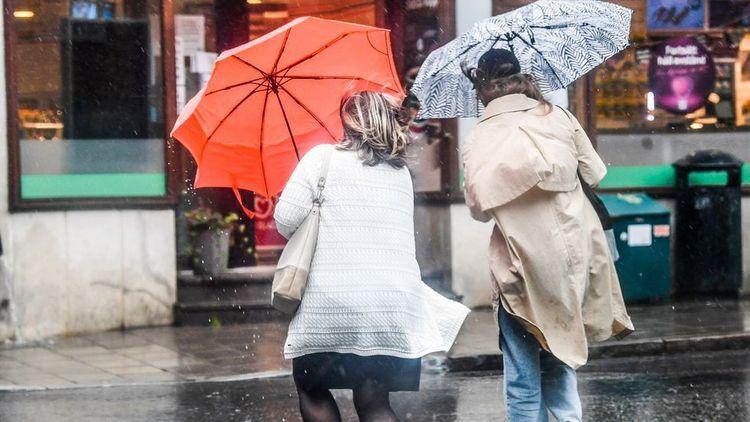 تحذيرات من أمطار غزيرة ورعد ورياح.. حرّ أوروبا أقل دفئاً في السويد!