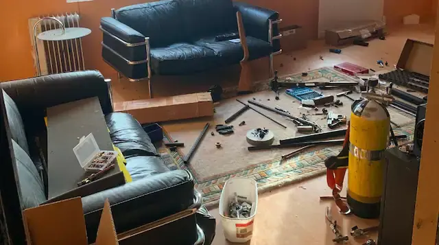 العثور على مصنع قنابل داخل منزل يميني متطرف في السويد
