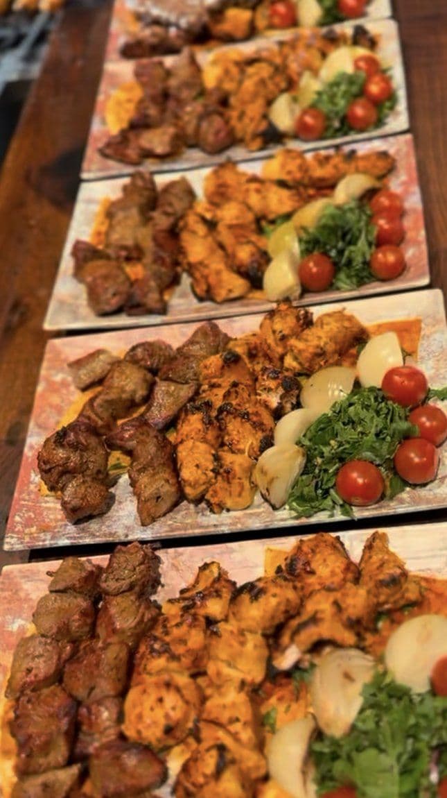 صحون المشاوي جاهزة للسفرة