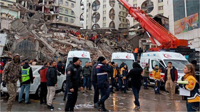 زلزال في تركيا وسوريا