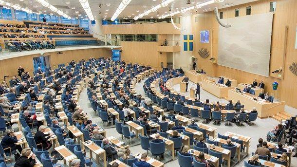 مطالب برلمانية بتشديدات إضافية على قانون الرعاية القسرية في السويد
