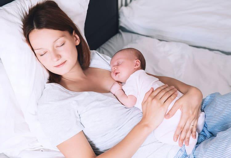 دراسة حول تأثر نوم الأمهات الجدد