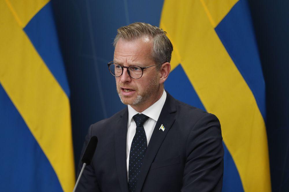 وزير الداخلية السويدي ستتم محاسبة الذين اطلقوا النار على الأطفال
