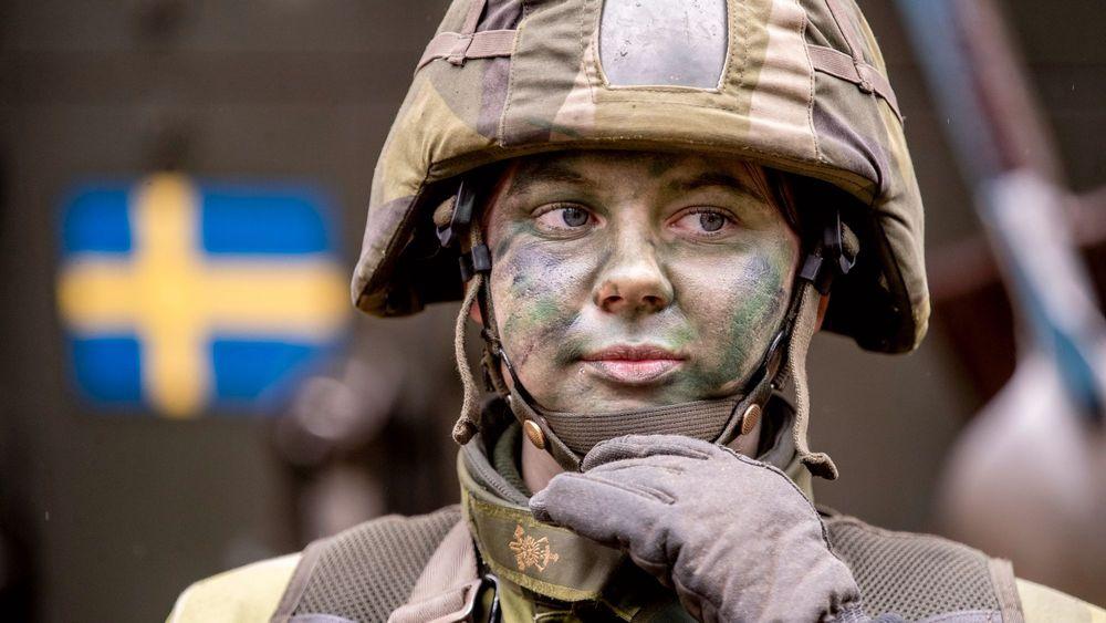 القوات المسلحة السويدية تعمل لتجنيد المزيد من الشباب
