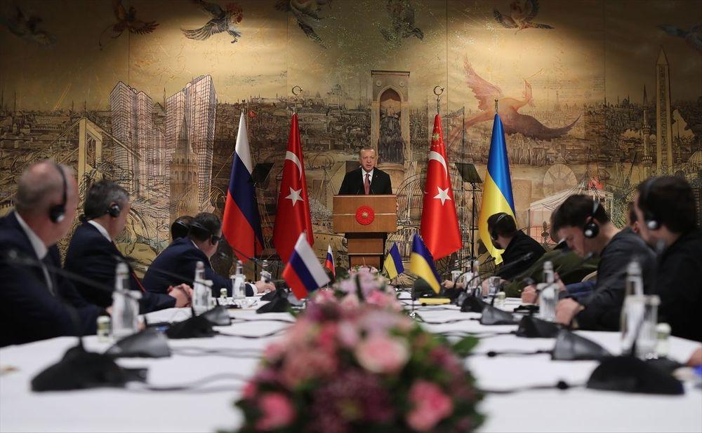 بدأت محادثات السلام بين روسيا وأوكرانيا في اسطنبول