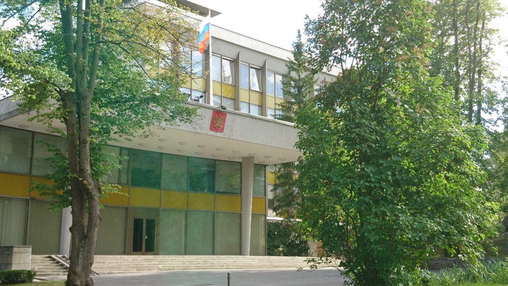 السفارة الروسية تعلّق على وفاة ضابط سويدي في أوكرانيا: من يقاتلنا مصيره السجن أو الإعدام!