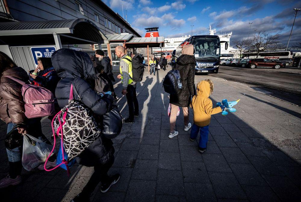 منظمة حقوقية تنتقد التعامل مع اللاجئين: "معيب أن نرى السويد تنزلق إلى هاوية"