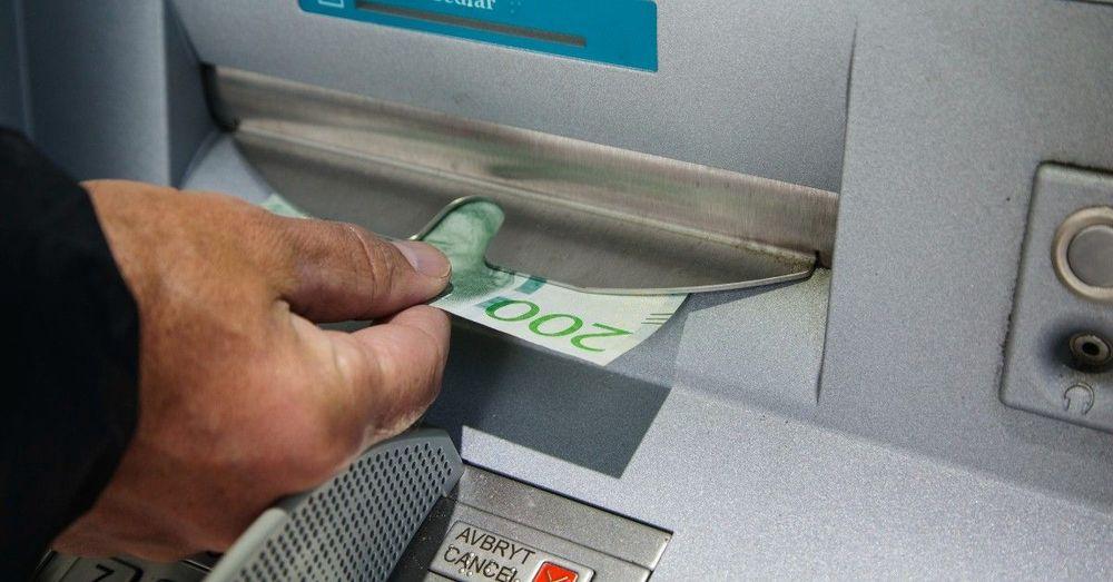 استطلاع: 50% من السويديين غير راضين عن تراجع استخدام النقود