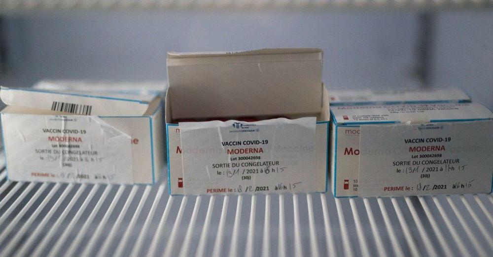 مقاطعات سويدية توقف التطعيم بلقاح موديرنا بعد مشاكل في تبريده