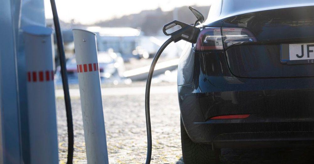 النروج أول بلد تستحوذ فيه السيارات الكهربائية على أكثرية المبيعات