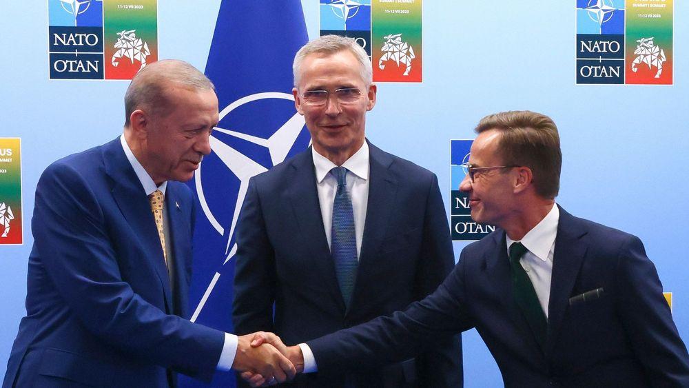 تركيا توافق على انضمام السويد إلى حلف الناتو 