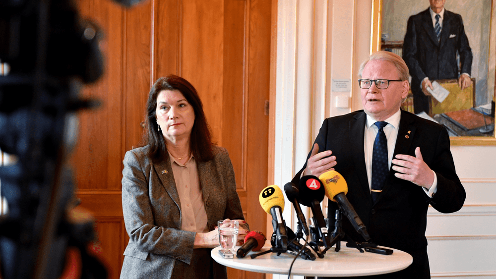 وزارة الخارجية السويدية: يجب على جميع السويديين مغادرة أوكرانيا