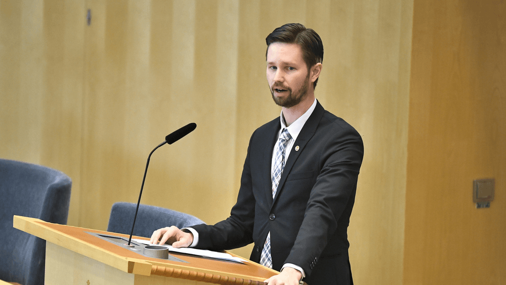 البرلمان السويدي يقر تشريعات جديدة حول هجرة اليد العاملة إلى البلاد
