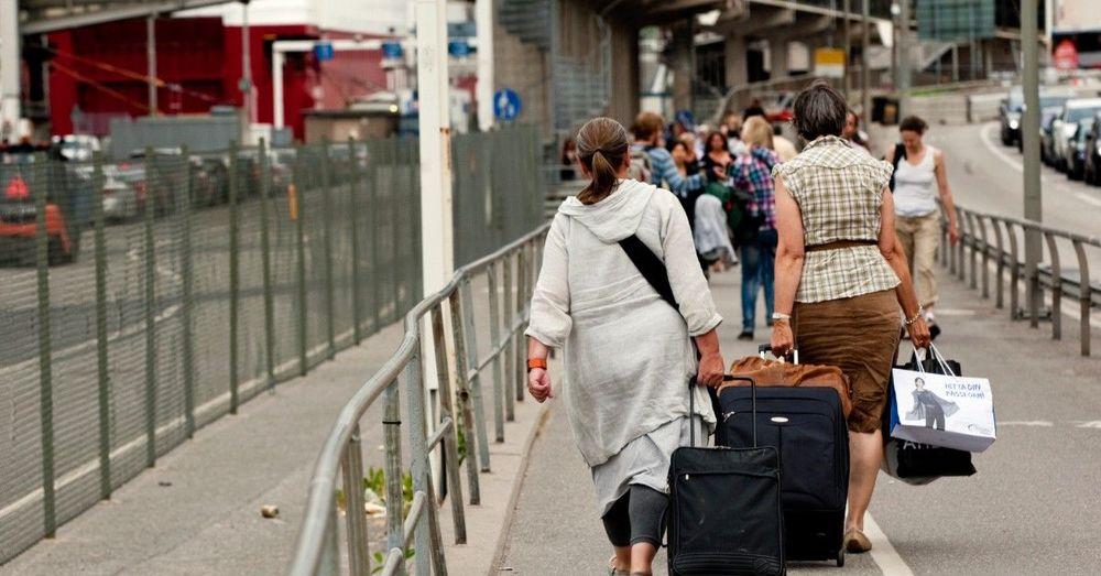 الدنماركيون مهددون بالفصل من العمل في حال السفر إلى السويد