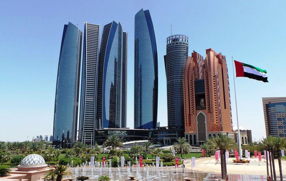 أبوظبي تتيح الحصول على "رخصة افتراضية" للمستثمرين الأجانب من خارج الإمارات