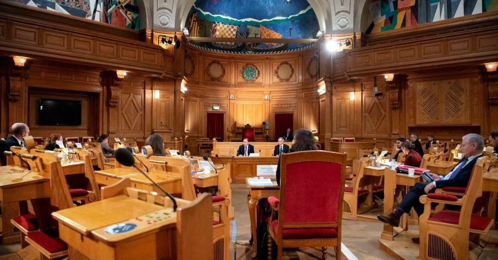 استجواب ثمانية وزراء سويديين من قبل اللجنة الدستورية في البرلمان