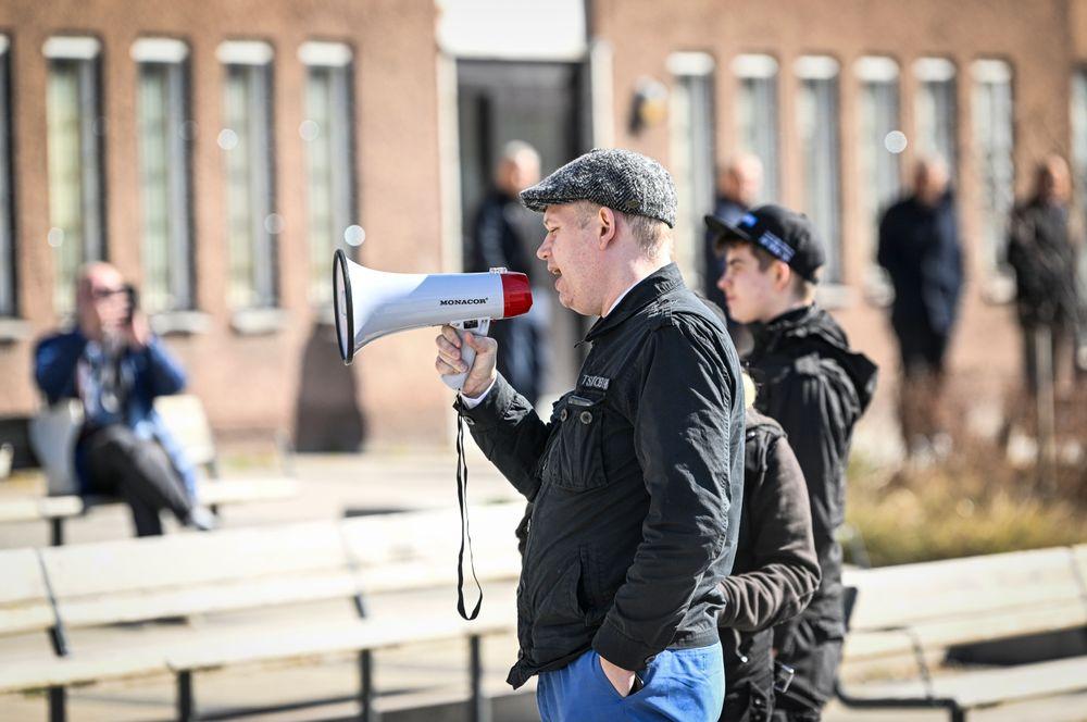 بالودان يريد زيارة بوروس والتظاهر فيها رغم رفض الشرطة السويدية لطلبه
