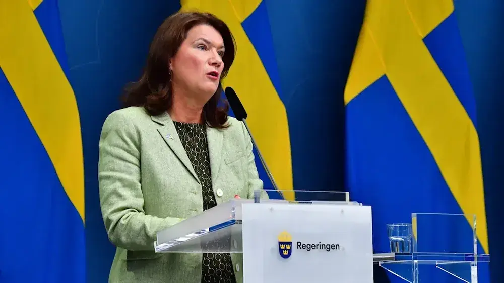 السويد تخلي سفارتها في كابول