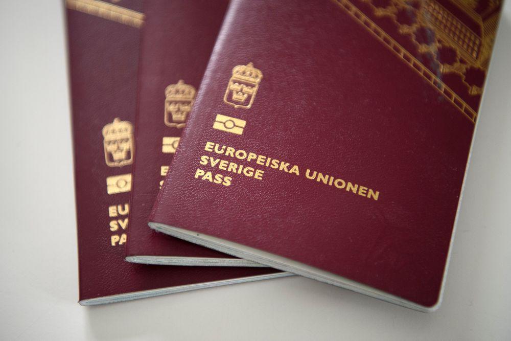 إصلاح آلة طباعة جوازات السفر التي تسببت بطوابير الانتظار الطويلة في السويد